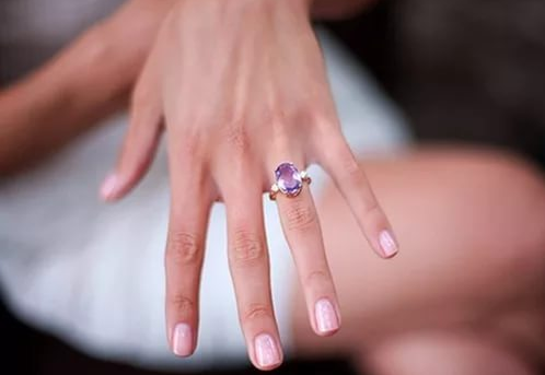 У кого колечко блестит ярче всех?