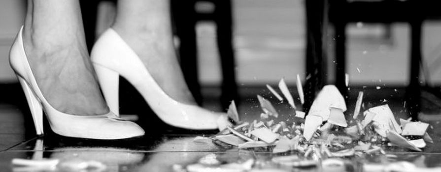 Традиция битья посуды