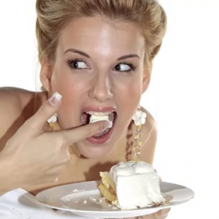 Свадьба в среднем возрасте портит фигуру